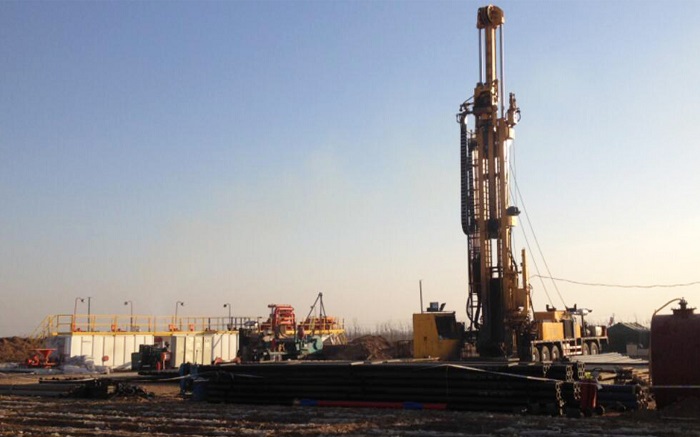 ZJ30煤層氣鉆機(jī)固控系統(tǒng)山西煤層氣鉆井現(xiàn)場(chǎng)